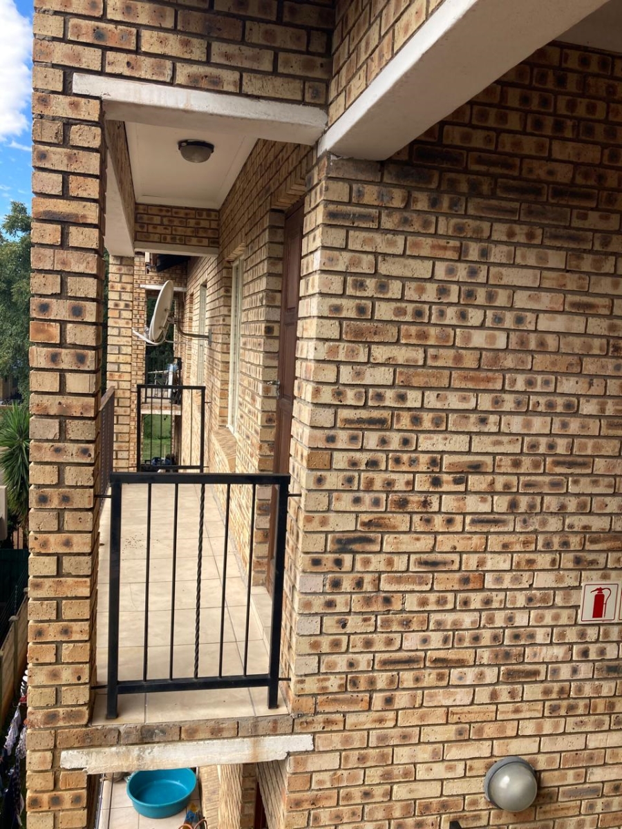 2 Bedroom Property for Sale in Rustenburg Central North West